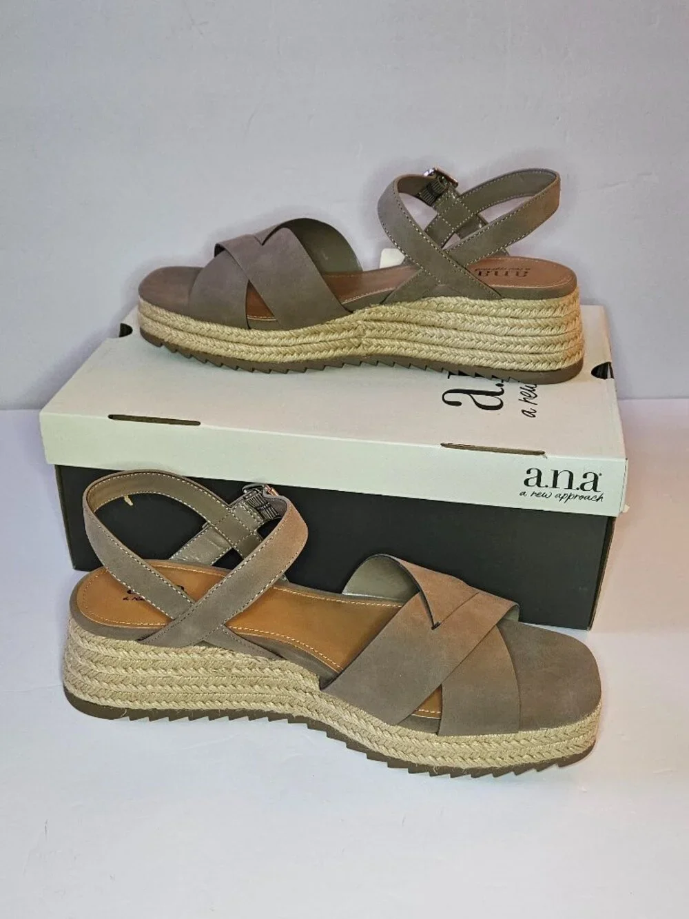 a.n.a Taupe Espadrille Platform Sandals Size 9